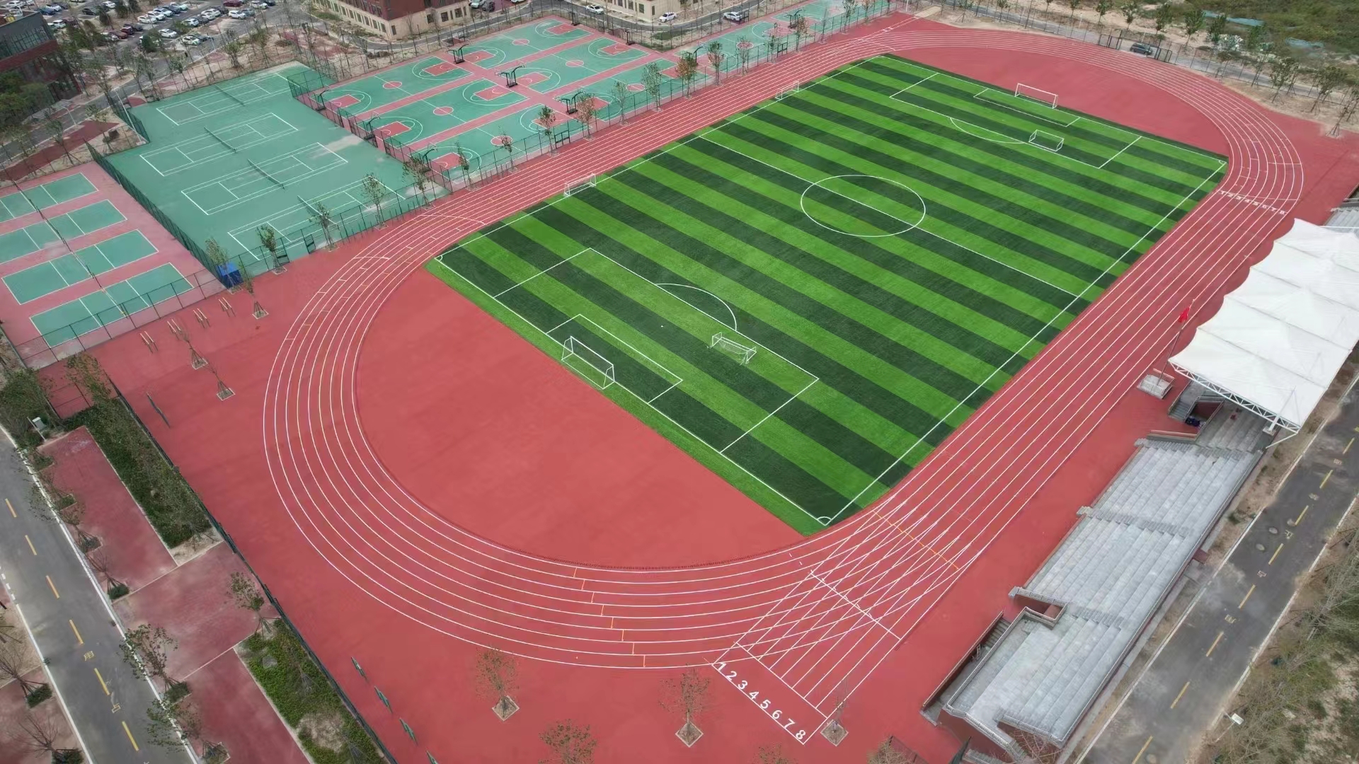 阳泉市足球场人造草坪混合型塑胶跑道 - 方案